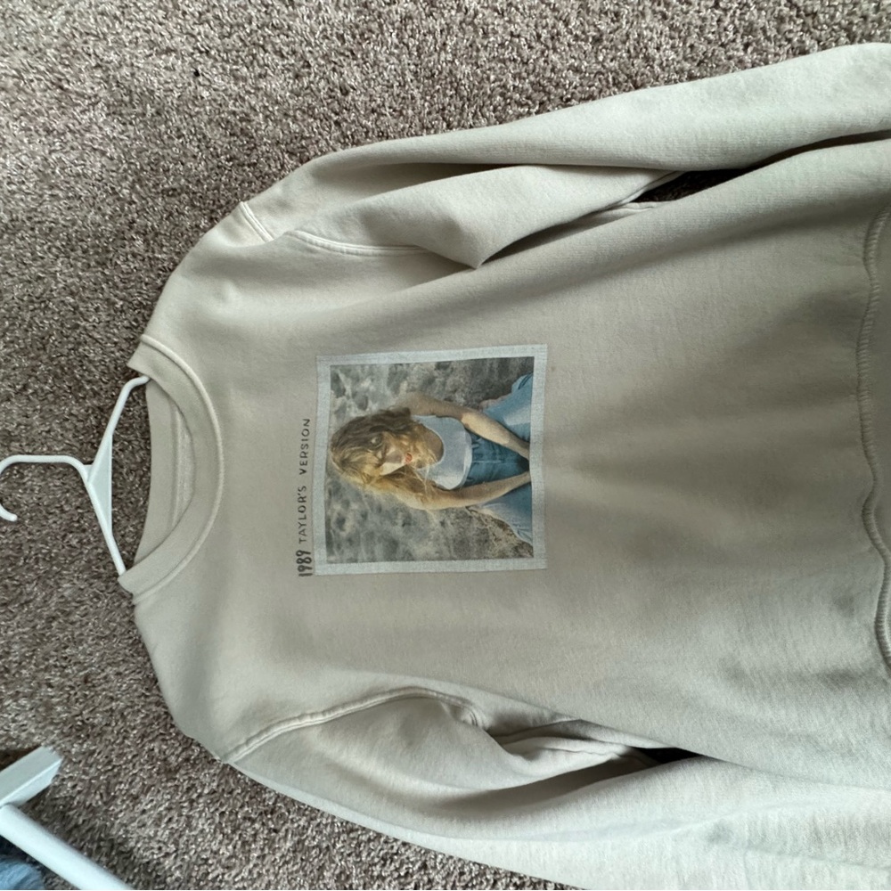 Taylor Swift 1989 Women’s Sweater